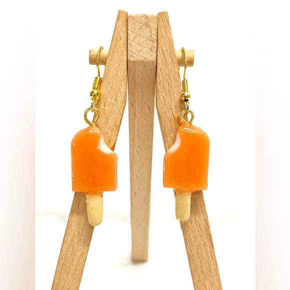 HANDMADE Dreamsicle Resin Art Dangle Earrings - Picture 8 of 10
